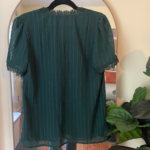 Cute Green Top 💚 - Picture 10 of 11
